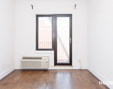 112 Manhattan Ave - Photo Thumbnail 6