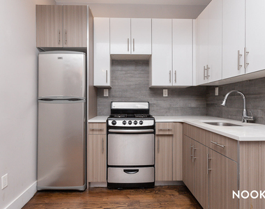 112 Manhattan Ave - Photo Thumbnail 4