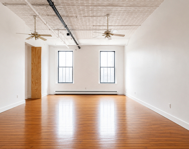 1085 Willoughby Ave  - Photo Thumbnail 5
