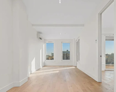 58 Vanderbilt Ave - Photo Thumbnail 5