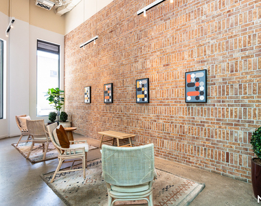 58 Vanderbilt Ave - Photo Thumbnail 4