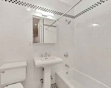 121 Madison Avenue - Photo Thumbnail 4