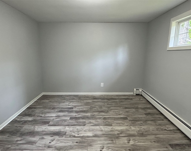 1013 Main Street - Photo Thumbnail 13