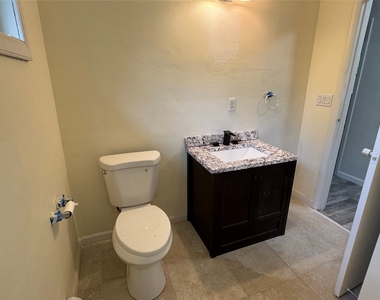 1013 Main Street - Photo Thumbnail 21