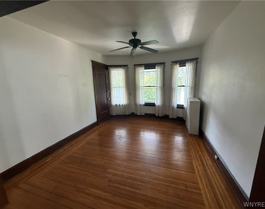 37 Inwood Place - Photo Thumbnail 2