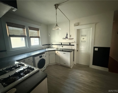37 Inwood Place - Photo Thumbnail 7