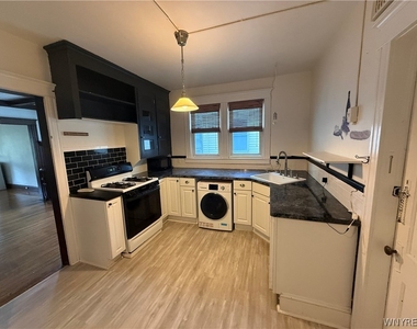 37 Inwood Place - Photo Thumbnail 8