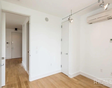 74 Maujer Street - Photo Thumbnail 10