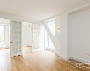 74 Maujer Street - Photo Thumbnail 5