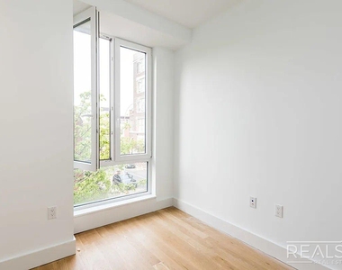 74 Maujer Street - Photo Thumbnail 9