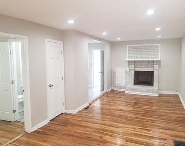 2467 Calvin Avenue - Photo Thumbnail 3