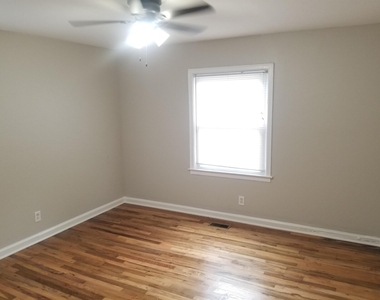 2467 Calvin Avenue - Photo Thumbnail 11