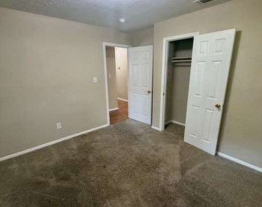 814 Crestwood Terrace - Photo Thumbnail 26