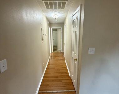 814 Crestwood Terrace - Photo Thumbnail 12
