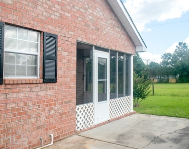 20 Lakeside Drive - Photo Thumbnail 10