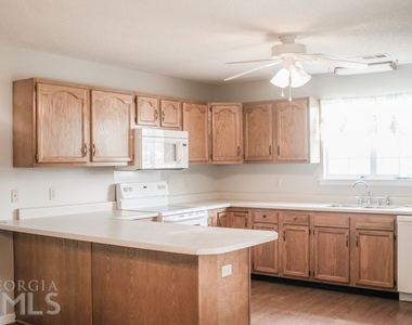 20 Lakeside Drive - Photo Thumbnail 2