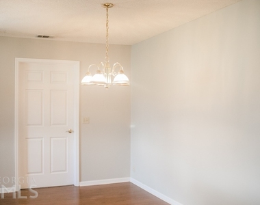 20 Lakeside Drive - Photo Thumbnail 4