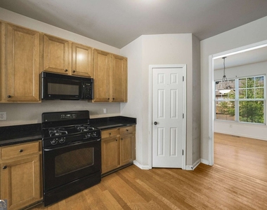 1798 Oakbrook Lane Nw - Photo Thumbnail 11