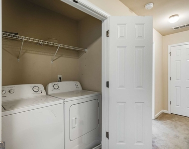 1798 Oakbrook Lane Nw - Photo Thumbnail 31