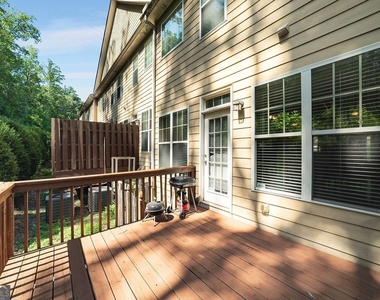 1798 Oakbrook Lane Nw - Photo Thumbnail 34