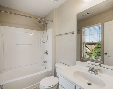 1798 Oakbrook Lane Nw - Photo Thumbnail 17