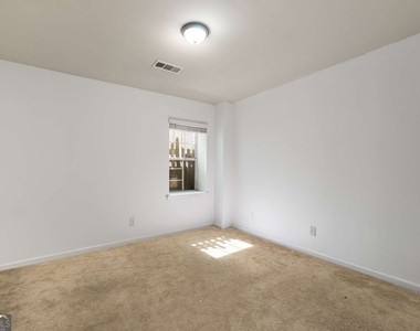 1798 Oakbrook Lane Nw - Photo Thumbnail 23