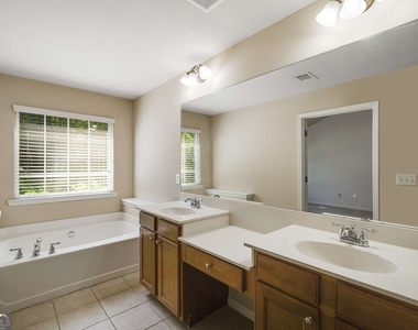 1798 Oakbrook Lane Nw - Photo Thumbnail 20