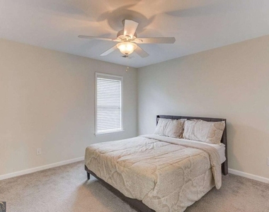5135 Amberden Hall Drive - Photo Thumbnail 21
