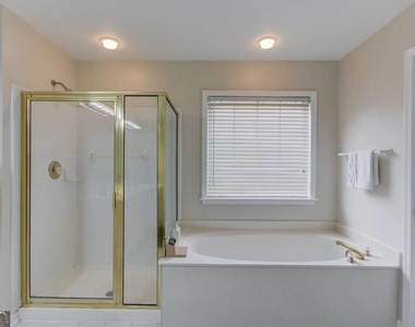 5135 Amberden Hall Drive - Photo Thumbnail 19