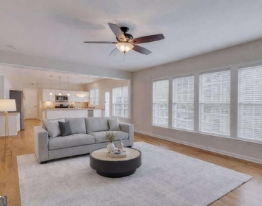 5135 Amberden Hall Drive - Photo Thumbnail 10