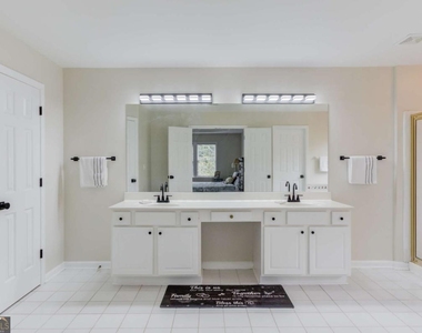 5135 Amberden Hall Drive - Photo Thumbnail 18