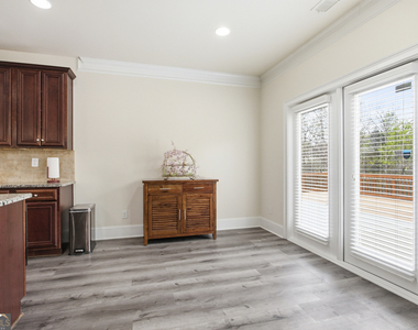 1220 Wesleyan Place - Photo Thumbnail 13