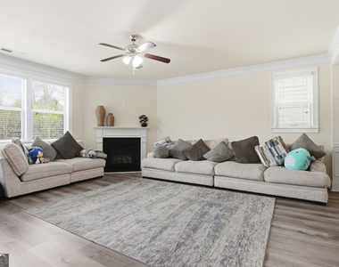 1220 Wesleyan Place - Photo Thumbnail 8