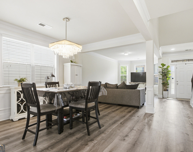 1220 Wesleyan Place - Photo Thumbnail 7