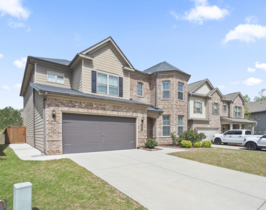 1220 Wesleyan Place - Photo Thumbnail 2