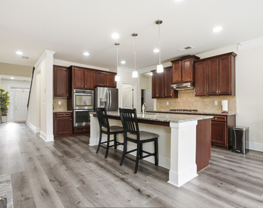 1220 Wesleyan Place - Photo Thumbnail 11