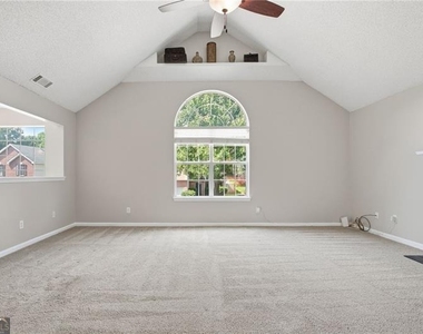 5949 Idlewood Place - Photo Thumbnail 5