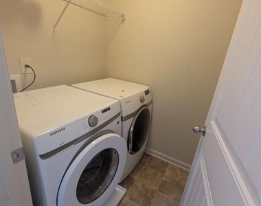 1785 Homeside Drive - Photo Thumbnail 16