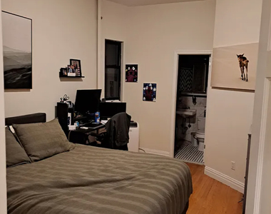 206 East 34th Street - Photo Thumbnail 3