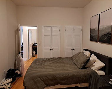 206 East 34th Street - Photo Thumbnail 4