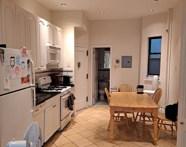 206 East 34th Street - Photo Thumbnail 1