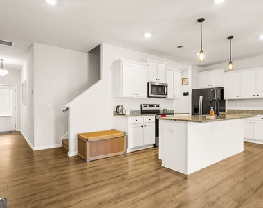 4514 Filmore Trail Sw - Photo Thumbnail 3