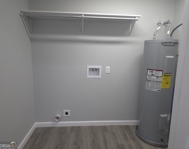 401 E Seventh Street - Photo Thumbnail 20