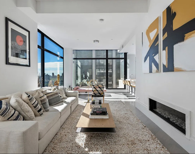 222 Broadway - Photo Thumbnail 2