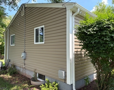 60 Meadowbrook Dr - Photo Thumbnail 3
