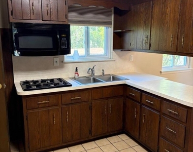 60 Meadowbrook Dr - Photo Thumbnail 6