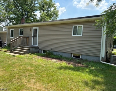 60 Meadowbrook Dr - Photo Thumbnail 2