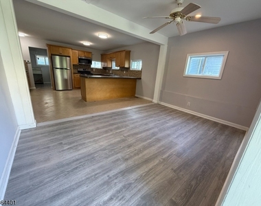 15 Diamond Dr - Photo Thumbnail 2