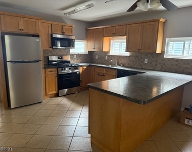 15 Diamond Dr - Photo Thumbnail 3