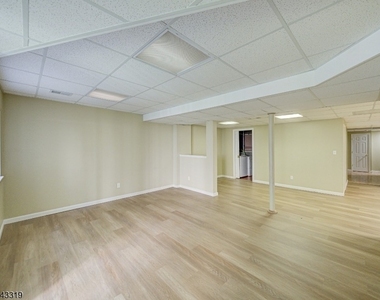 223 Emily Pl - Photo Thumbnail 11